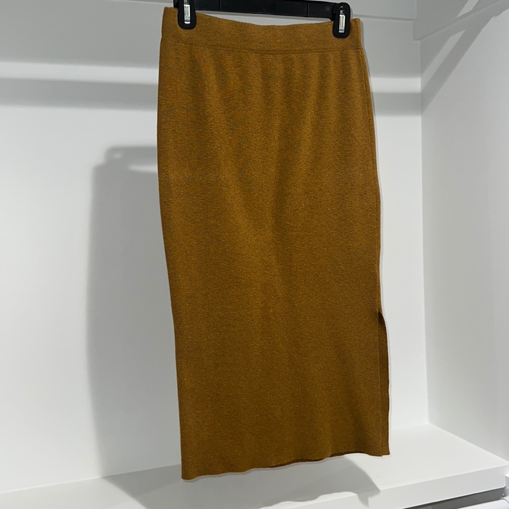Bobeau Midi skirt with side slit